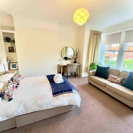 Spacious & Bright 3 Bed Harrogate Apartment Exterior photo