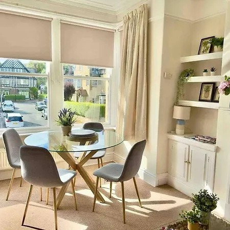 Spacious & Bright 3 Bed Harrogate Apartment Exterior photo